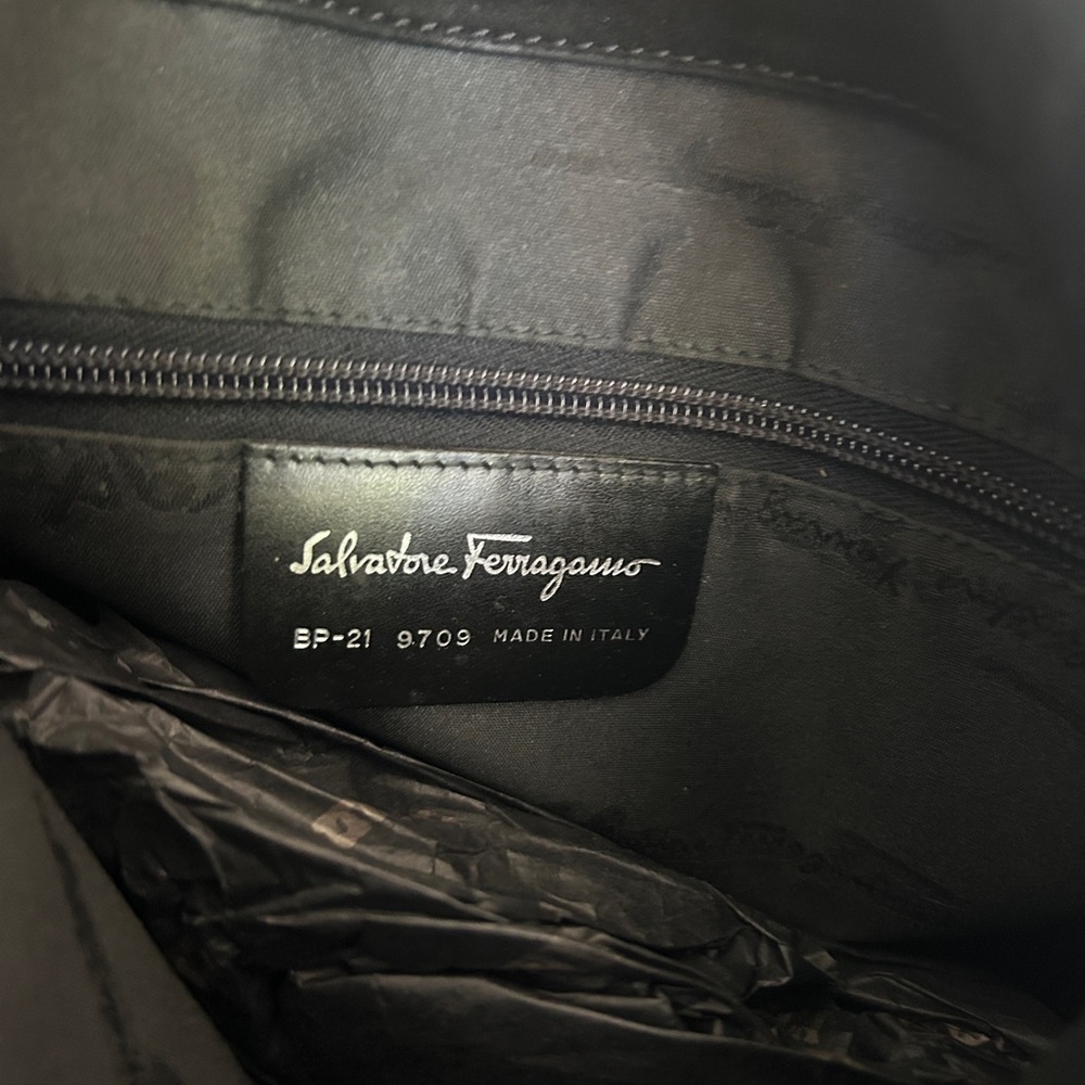 Vintage Salvatore Ferragamo Black Suede & Leather Shoulder Bag – Made in Italy - Picture 4 of 12